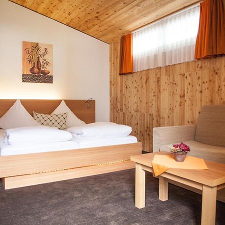 Gasthof Zum Goldenen Loewen Nauders Kültér fotó