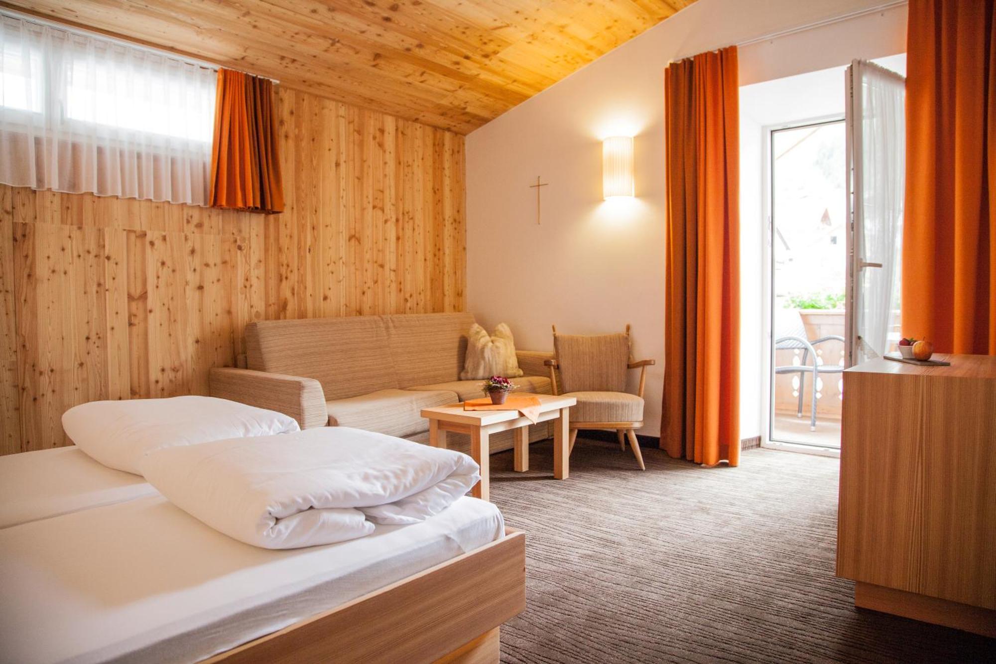 Gasthof Zum Goldenen Loewen Nauders Kültér fotó