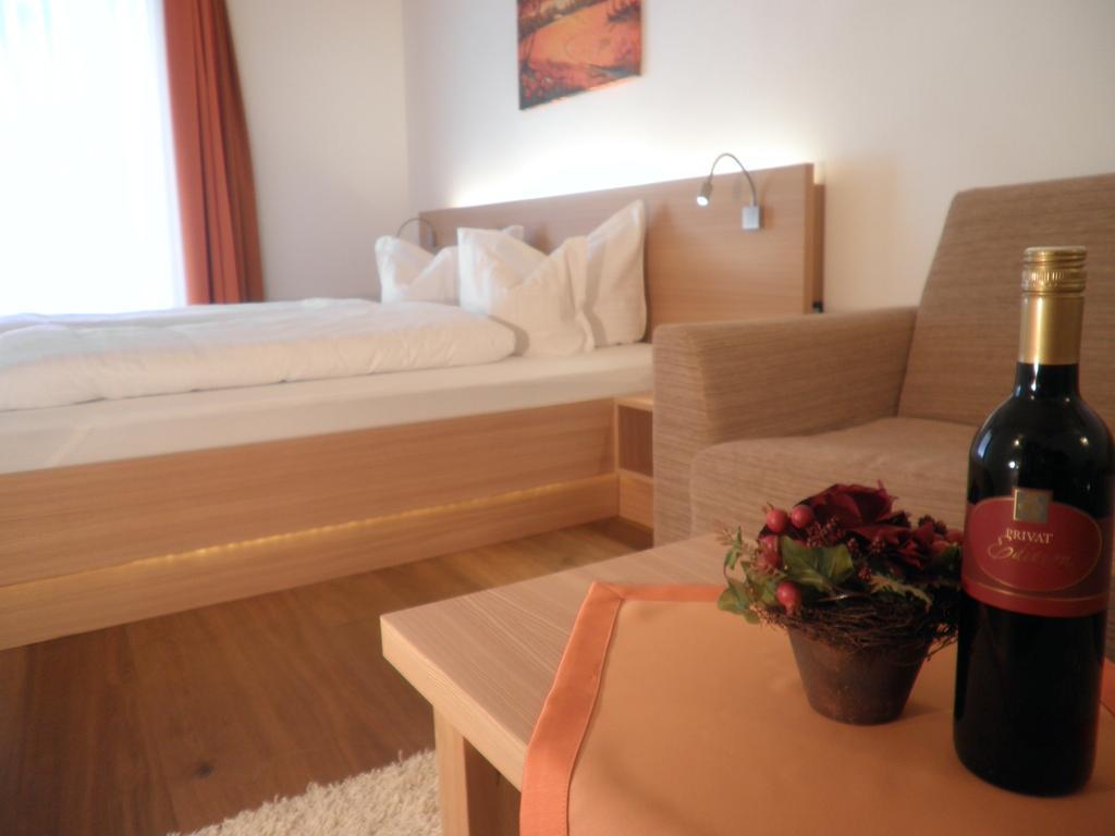 Gasthof Zum Goldenen Loewen Nauders Szoba fotó
