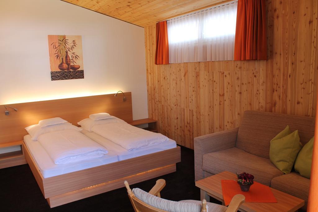 Gasthof Zum Goldenen Loewen Nauders Szoba fotó