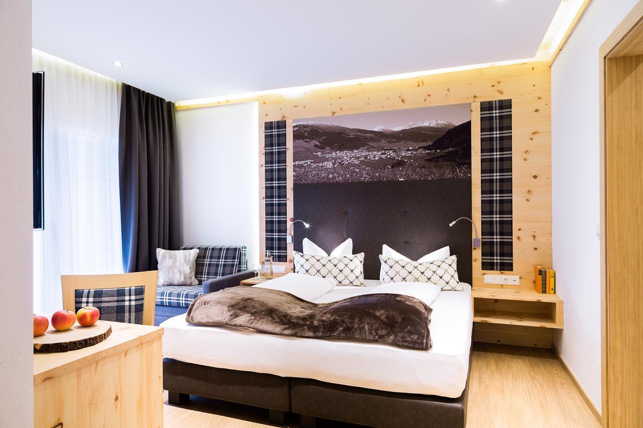 Gasthof Zum Goldenen Loewen Nauders Szoba fotó
