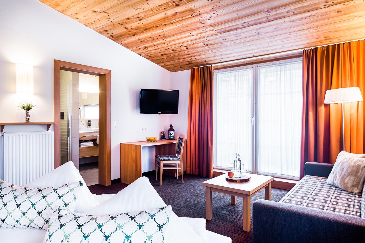 Gasthof Zum Goldenen Loewen Nauders Szoba fotó
